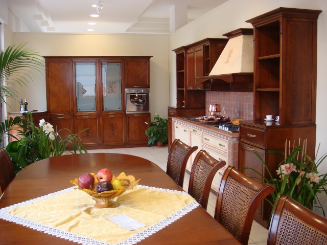 CUCINA IN LEGNO MASSELLO