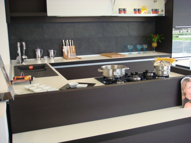 CUCINA MODERNA  IN ROVERE MORO