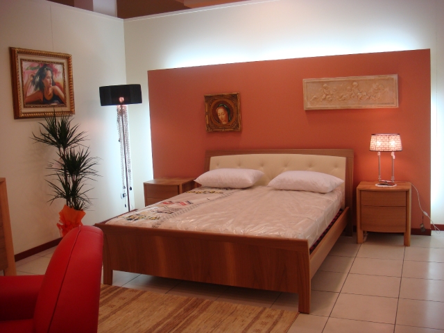 LETTO MATRIMONIALE ,LETTO CON TESTATA CAPITONE' 
